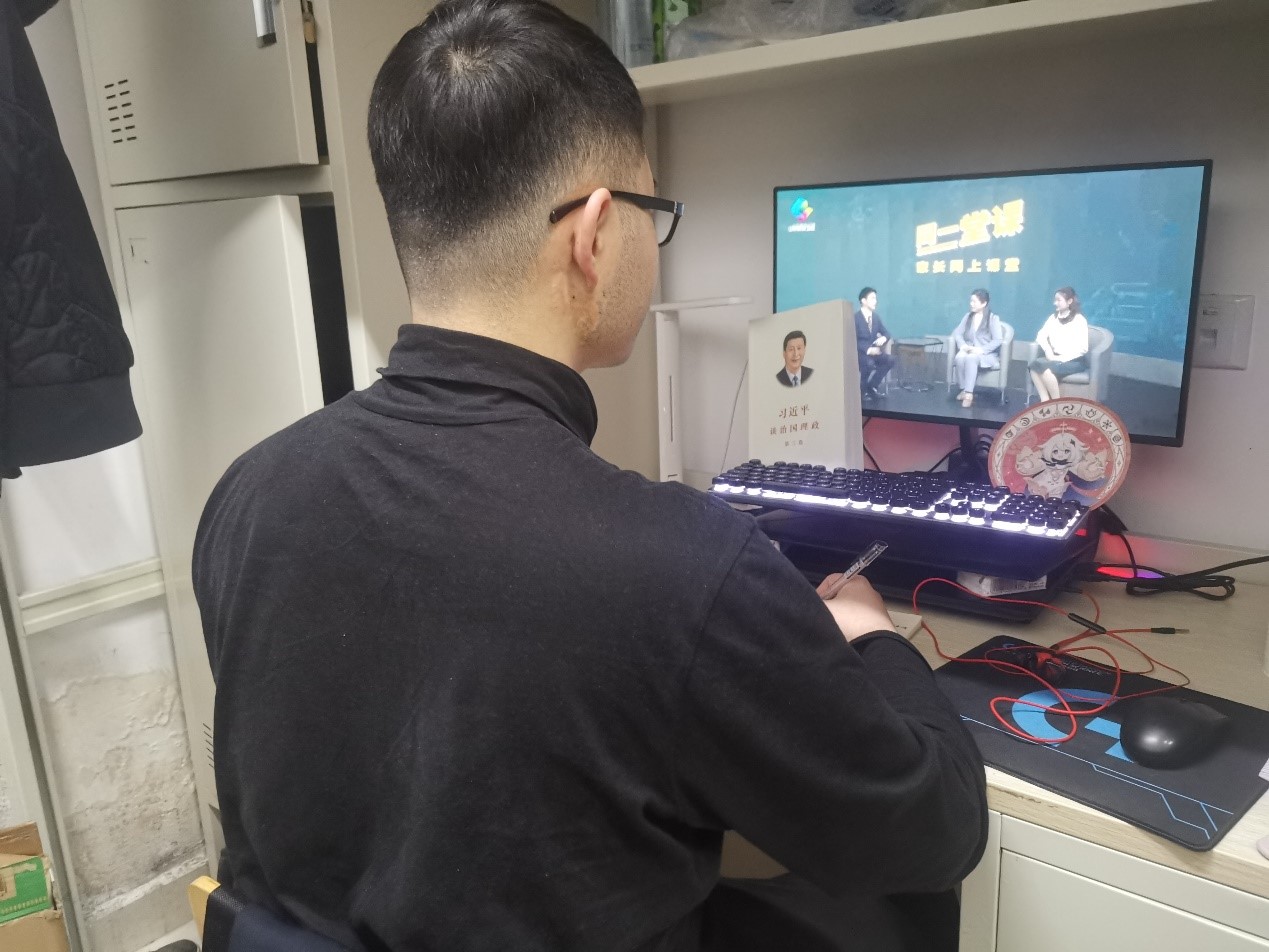 黄色网站